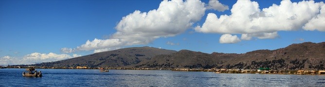 Die Schilfinseln auf dem Titicacasee in Peru