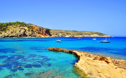 Reiseblogonline- ibiza-strand-cala-xarraca