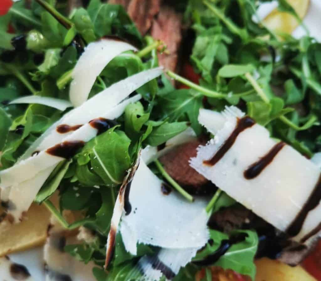 Pollenca Innenstadt Mallorca _ Restaurant Respira_Tagliata mit Rucola